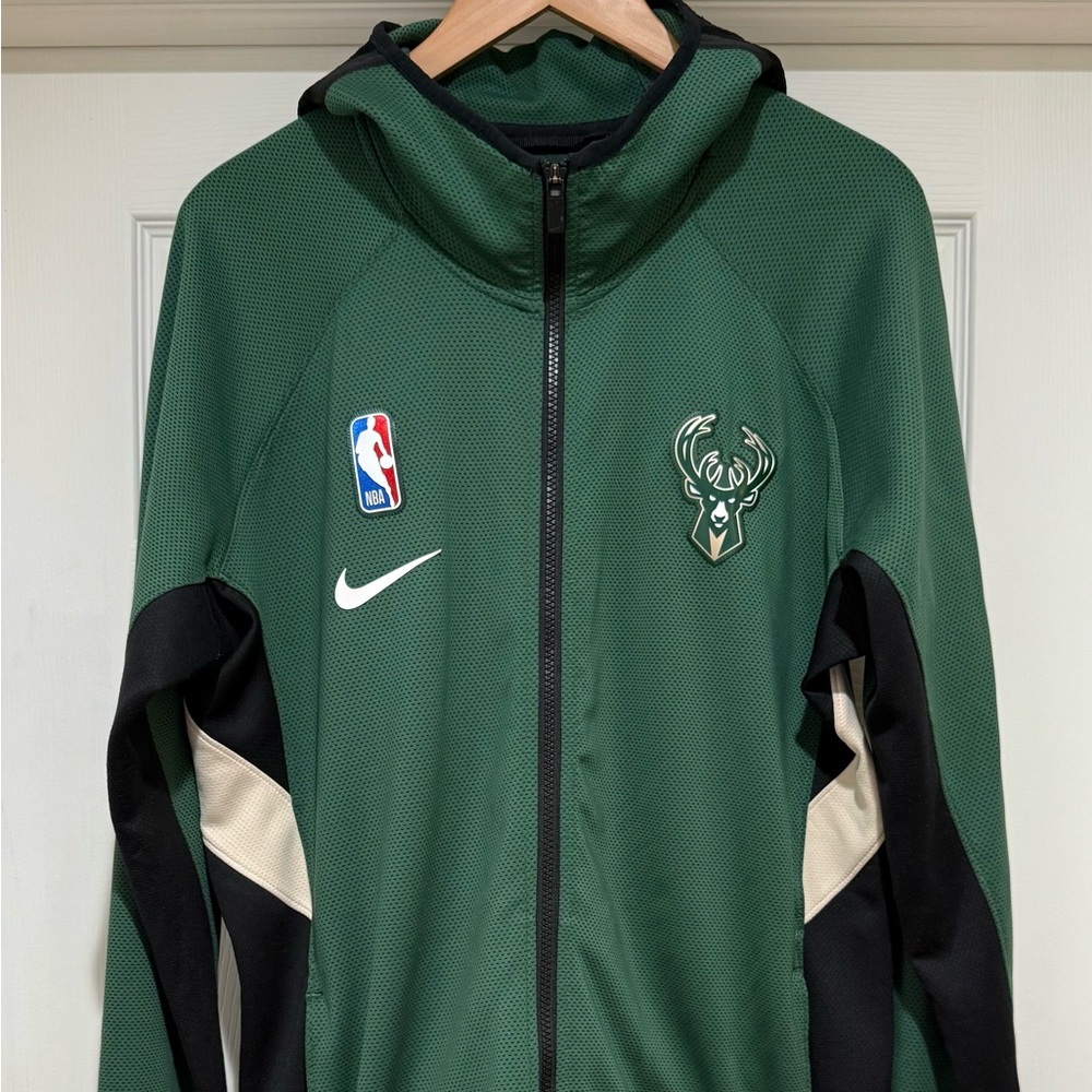 Nike x NBA Milwaukee Bucks Full Zip Shooting Jacket. Sz Large green/black